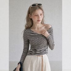 批发<b class='q'>羊绒</b>纹斜肩修身长袖t恤女2026秋季轻熟小众不撞款上衣韩系穿搭