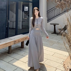 批发灰色<b class='q'>条纹</b>针织<b class='q'>套装</b>连衣裙子女2025新款秋季绝美韩系穿搭一整套长裙