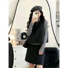 批发时尚搭配一整套秋冬新款针织衫叠穿毛呢马甲短裙气质减龄三件套女