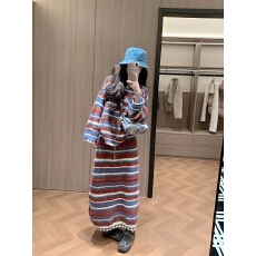 批发2026超火穿搭一整套韩系条纹针织衫毛衣撞色半身<b class='q'>长裙女</b>秋冬<b class='q'>两件套</b>