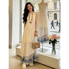 批发白色无袖连衣裙女夏季新款设计感不规则背心裙特别漂亮掐腰小裙子