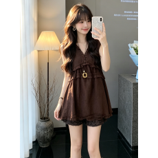 批发超好看松弛感套<b class='q'>装</b>女夏季<b class='q'>新款</b>宽松木耳边V领无袖上衣短<b class='q'>裤</b>两件套潮