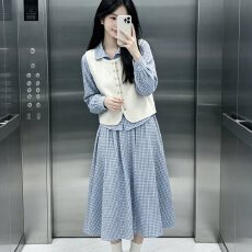 批发韩系文艺格子<b class='q'>长袖</b><b class='q'>衬衫</b>马甲背心半身裙三件套装女秋冬叠穿显瘦套装