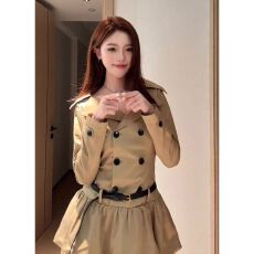 批发法式复古卡其色风衣式连衣裙女秋季高级感双排扣收腰蓬蓬花苞裙子
