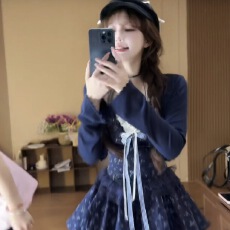 批发纯欲风甜美短裙夏季收腰显瘦设计感蕾丝拼接挂脖碎花无袖<b class='q'>连衣裙</b>女