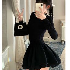 批发Barb chill千金风长袖<b class='q'>连衣裙</b>女秋季新款掐腰高领针织裙生日小黑裙