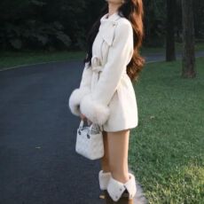 批发法式赫本风高级感毛呢外套收腰显瘦系带翻领呢子大衣女秋冬季新款