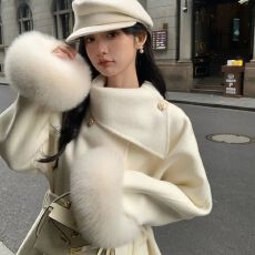 批发小香风袖口毛毛加棉毛呢<b class='q'>外套女</b>冬季新款超火独特加厚大衣纯色上衣