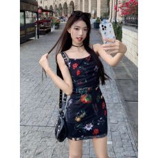 批发<b class='q'>复古</b>碎花吊带连衣裙女夏季新款纯欲风性感中长款收腰显瘦包臀裙子