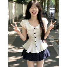 批发甜妹风白色蕾丝娃娃领短袖<b class='q'>衬衫</b>女2026年夏季新款巨好看不撞款穿搭
