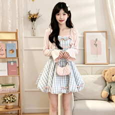 批发桔梗house 海盐草莓 蓝白格纹蝴蝶结吊带<b class='q'>花苞</b><b class='q'>连衣裙</b>高腰甜妹套装
