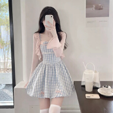 批发桔梗house 海盐草莓 蓝白格纹蝴蝶结吊带<b class='q'>花苞</b><b class='q'>连衣裙</b>高腰甜妹套装
