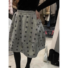 批发已出大货 韩系减龄松紧腰毛呢A字半身裙女2025冬季新百搭花朵裙子
