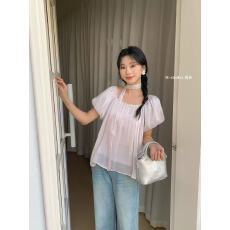 批发26年早春珠光亮面刺绣气质温柔高级感方领一字肩两穿小衫