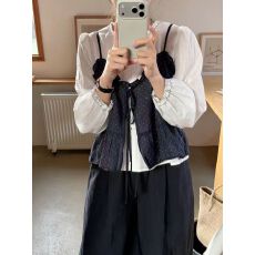 批发法式<b class='q'>波点</b>木耳边系带吊带叠穿灯笼袖<b class='q'>衬衫</b>两件套2026春季新款女套装