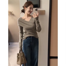 批发包芯纱 天猫品质 设计感交叉v领紧身针织毛衣女