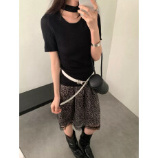 批发2026新款别致条纹挂脖短袖上衣<b class='q'>女</b>装夏季复古百搭外穿针织衫