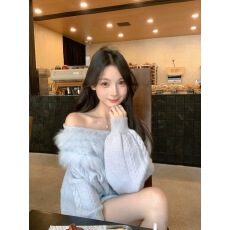 批发周耶耶 白色狐狸毛加厚<b class='q'>毛衣</b>女露肩一字肩上衣<b class='q'>中长款</b>纯欲风外穿