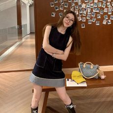 批发韩系复古撞色拼接牛仔<b class='q'>连衣裙</b>女夏季新款小个子气质无袖短款背心裙