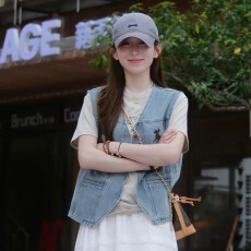 批发韩版洋气<b class='q'>百搭</b>牛仔马甲女款2026新款春夏叠穿显瘦设计感刺绣马夹潮