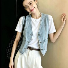 批发复古时尚牛仔马甲女2026夏季v领浅蓝复古无袖小背心短款显瘦上衣