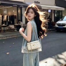 批发蕾丝拼接牛仔盘扣马甲阔腿裤<b class='q'>套装</b><b class='q'>女</b>2026夏新款休闲显瘦百搭两件套