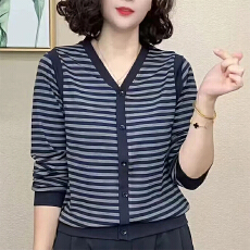 批发精梳棉95棉5氨纶潮流拼接纽扣条纹V领上衣秋季洋气<b class='q'>时尚</b>百搭长袖