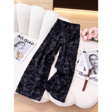 批发大码美式加绒加厚迷彩牛仔裤女<b class='q'>秋</b>冬胖mm高腰宽松直筒工装阔腿裤