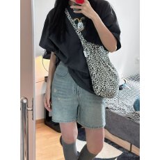 批发浅色破洞牛仔短裤女夏季新款大码胖mm宽松显瘦梨形高腰阔腿牛仔裤