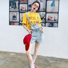 批发浅蓝<b class='q'>牛仔</b>背带短裤女2026新款宽松显瘦毛边破洞纯欲风辣妹<b class='q'>连体裤</b>潮
