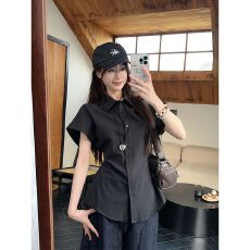 批发韩系短袖衬衫<b class='q'>女</b>装<b class='q'>新款</b>夏季设计感收腰显瘦褶皱POLO领衬衣chic