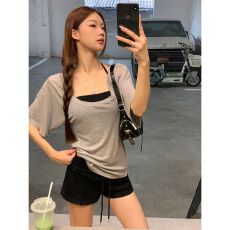批发原版品质短袖t恤女夏正肩巨好看的辣妹轻熟小众不撞款上衣