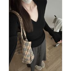 批发<b class='q'>韩国</b>外贸品质德绒灰色v领长袖<b class='q'>t</b><b class='q'>恤</b>女秋季内搭打底衫修身显瘦上衣