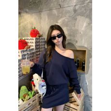批发高级感欧货甜美气质独特<b class='q'>套装</b>长袖露肩上衣短裙子两件套