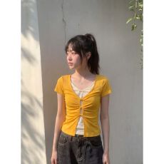 批发【原版做法】黄色假两件蕾丝拼接正肩短袖<b class='q'>t</b><b class='q'>恤</b>夏季韩系绝美上衣