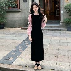 批发2026年秋冬新款挂脖连衣裙女拼色泡泡袖蝴蝶结花朵收腰中长裙子女