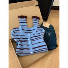 批发蓝色圆领条纹长袖针织开衫<b class='q'>毛衣</b>外套女内搭可外穿2025新款韩系上衣