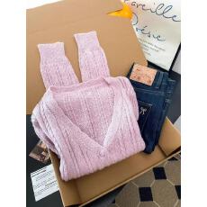 批发自留款推荐~香芋紫V领显白针织开衫女秋冬新款温柔风气质软糯<b class='q'>毛衣</b>