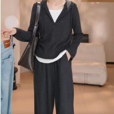 批发糯米两件套显瘦假两件连帽卫衣<b class='q'>T</b><b class='q'>恤</b>+高腰阔腿<b class='q'>裤</b><b class='q'>休闲</b>套<b class='q'>装</b>女秋季