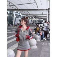 批发减龄撞色连帽<b class='q'>卫衣</b>+高腰短裙休闲两件套女