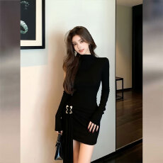 批发赫本风<b class='q'>黑色</b>针织包臀连衣裙子女秋冬2025新款轻熟气质修身打底短裙