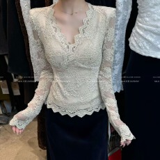 批发高级感黑色V领磨毛加绒<b class='q'>蕾丝</b>衫性感百搭洋气时髦<b class='q'>蕾丝</b><b class='q'>上衣</b>打底衫