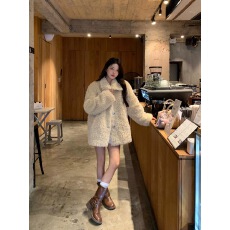 批发冬季新款羊羔毛外套短款皮草年轻款高级感小个子皮毛一体毛毛外套