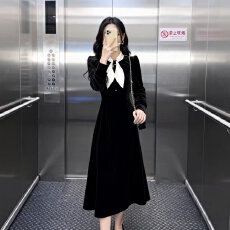 批发加绒加春秋<b class='q'>冬</b>装法式蝴蝶结丝绒连衣裙女气质温柔风中裙