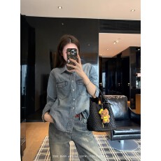 批发翻领贴袋水洗做旧牛仔<b class='q'>外套女</b>秋季休闲风宽松显瘦百搭上衣