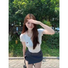 批发短袖t恤女2025新爆款夏季正肩修身白色显瘦针织设计感<b class='q'>短款</b>小上衣