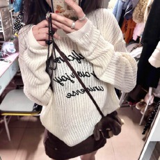 批发白色字母<b class='q'>镂空</b><b class='q'>针织</b><b class='q'>罩衫</b>女2026春夏新款宽松长袖防晒衫潮