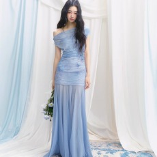 批发海边度假风蓝色碎花斜肩<b class='q'>连衣裙</b>子女夏网纱<b class='q'>拼接</b>收腰绝美包臀鱼尾裙