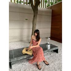批发甜美粉色碎花<b class='q'>吊带</b>连衣裙女夏季2025新款法式高级感小个子度假<b class='q'>长裙</b>