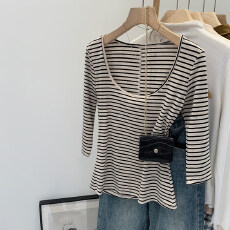 批发条纹<b class='q'>中袖</b>T恤女夏2026新款修身显瘦绝美七分袖上衣